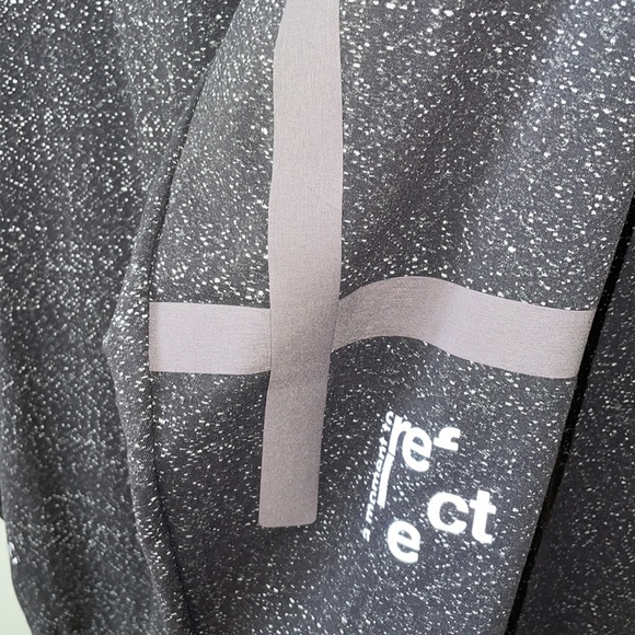 ROBERT GELLER x lululemon Take The Moment Hooded 1/2 Zip - Picture 3 of 7